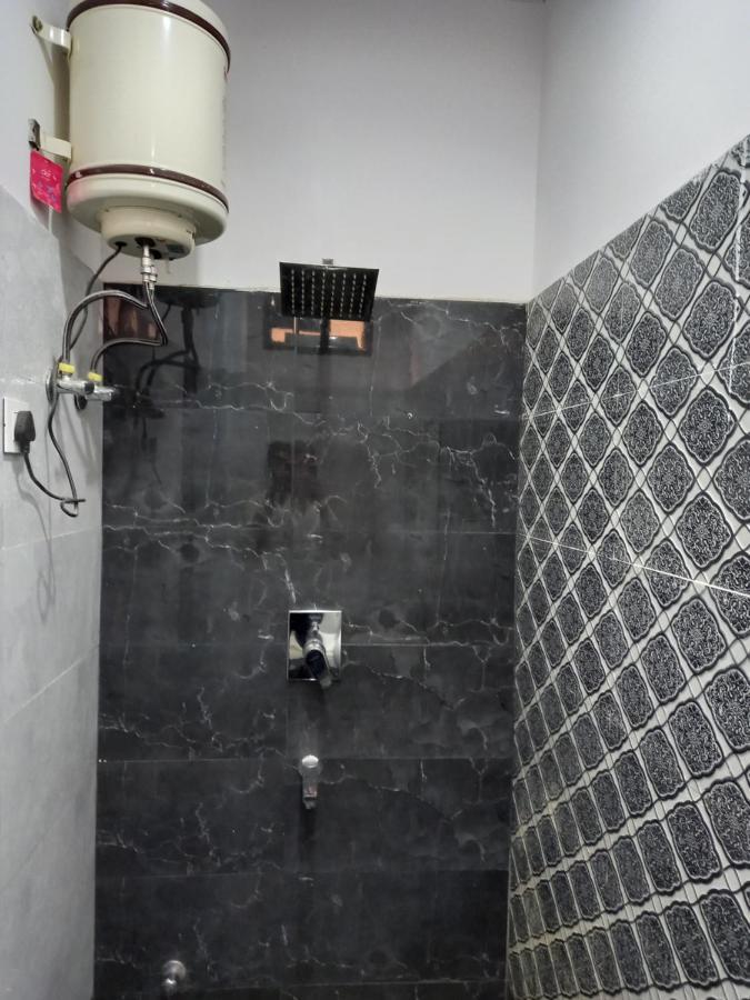 Hotel Banke Bihari Haridvár Kültér fotó
